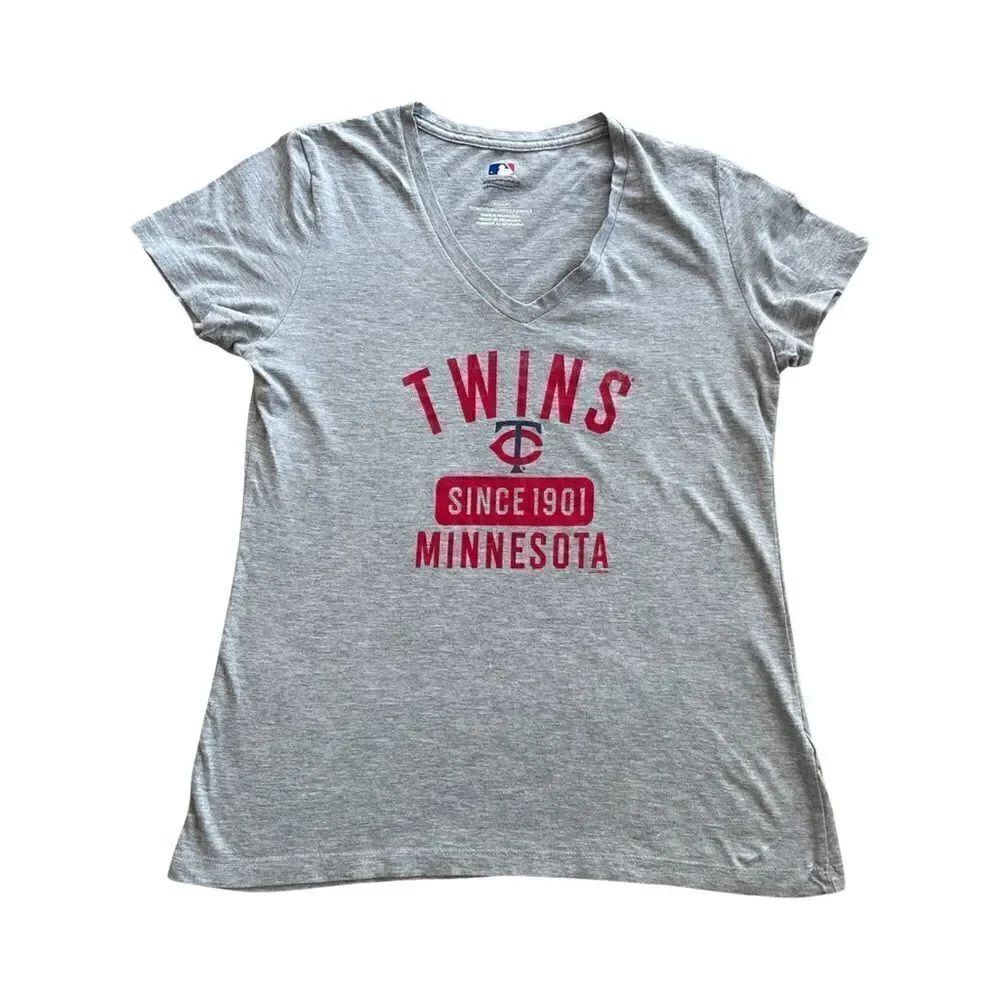 Minnesota Twins Since 1901 Baseball V-Neck Short Sleeve T-Shirt Size Small